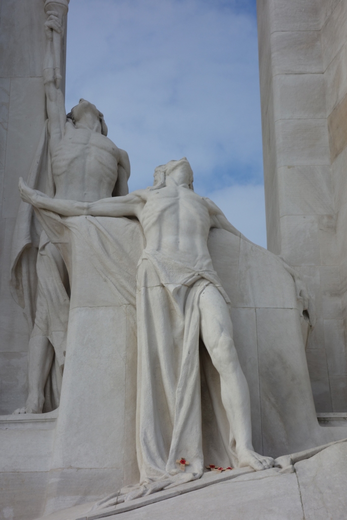 Vimy: Detail of the statue in the center of the spires